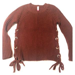 No Boundaries maroon side-tie sweater: Size medium